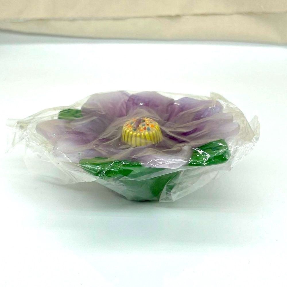 Spring Candles Lot of 2 Purple Magnolia Flower Floating Candles - Picture 4 of 6